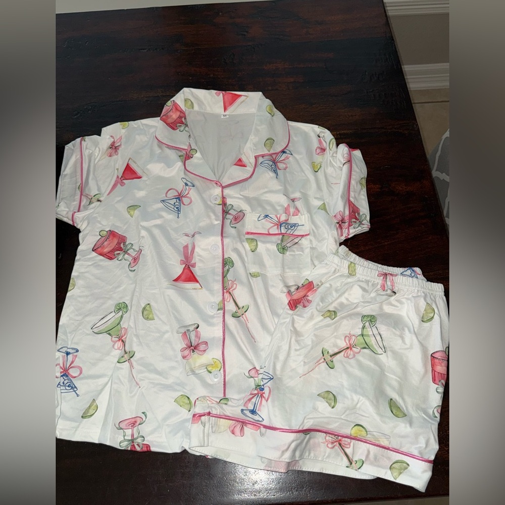 New 2 Pc Women’s Martini Shorts Pajama Set Size M